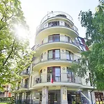 - Roza Wiatrow Apartment